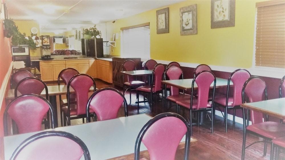 Sutton Suites Hotel Сиатак Екстериор снимка